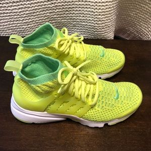 Nike Womens 7.5 Air Presto Ultra Flyknit (Voltage)
